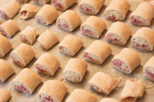 Слоечки с ветчиной. 06