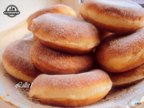 Пончики с шоколадным кремом.