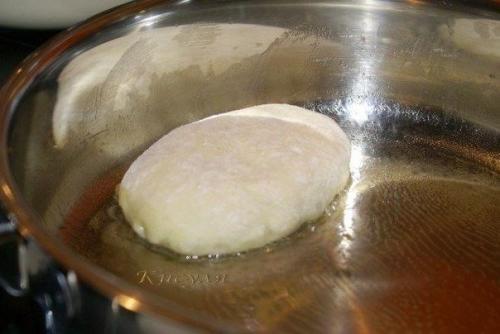 Пирожки с мясной начинкой. 06