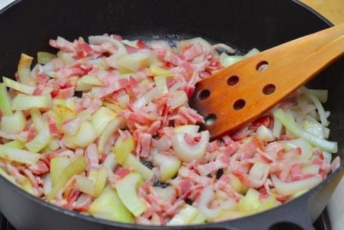 Говядина по-бургундски.  Ингредиенты: 03