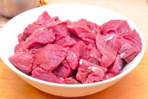 Говядина по-бургундски.  Ингредиенты: 01