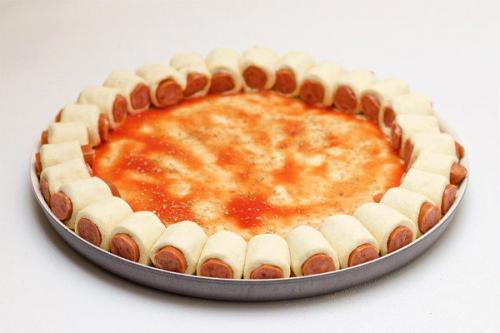 Оригинальная пицца с сосисками. 05