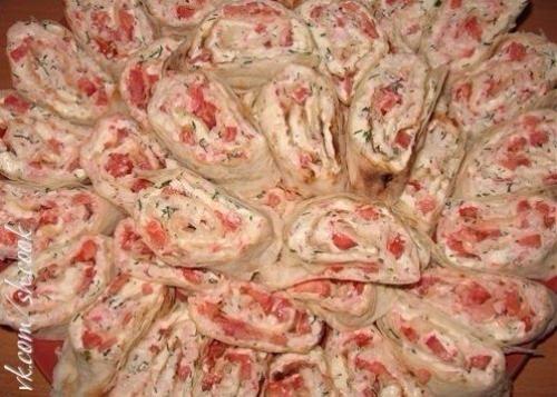 Крабовый рулетик из лаваша.

