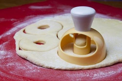 Домашние пончики.  Ингредиенты: 04