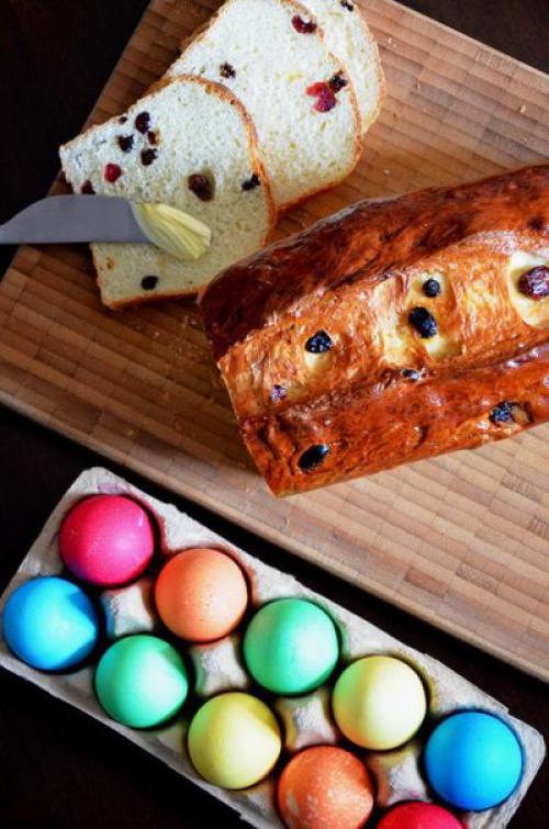 Пасхальный хлеб.  Можно изредка радовать свою семью таким вот хлебом и помимо пасхи, например, он идеально подойдет для завтрака в воскресенье. 02