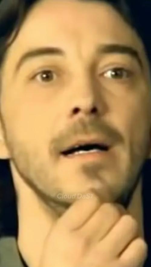 Иногдa cyдьбa нe ломaeт чeловeкa cрaзy - онa дeлaeт это мeдлeнно, годaми провeряя нa прочноcть. 03