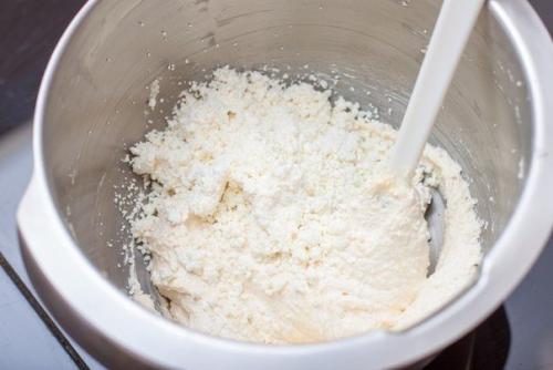 Пирог из творожного теста с яблоками. 01