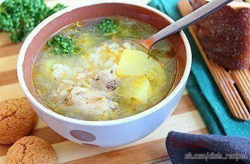 Куриный суп с рисом и сыром.