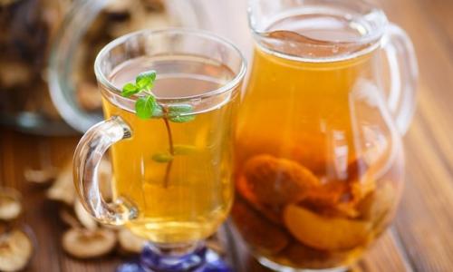 Компот из кураги и изюма.