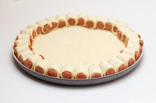 Оригинальная пицца с сосисками. 04