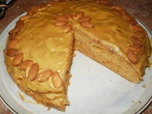 Пирог со сгущенкой к чаю. Пирог со сгущенкой к чаю.