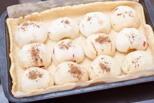 Пирог из творожного теста с яблоками. 04