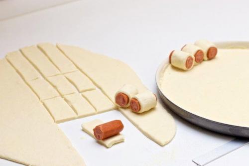 Оригинальная пицца с сосисками. 03