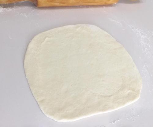 Хачапури.  Ингредиенты:  Сыр любой ( у меня адыгейский) - 400 гр. 01