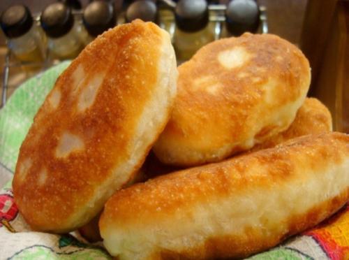 Воздушные жареные пирожки.