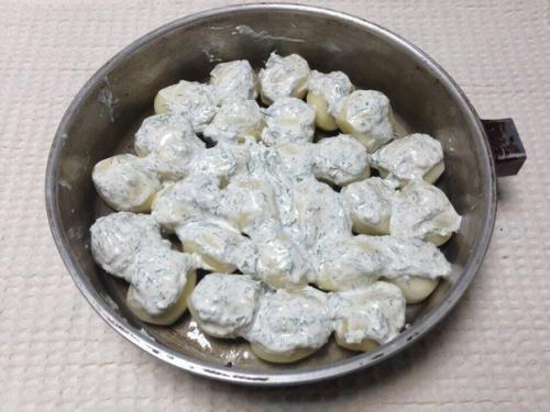 Молодой картофель под сметано сырным соусом. 02