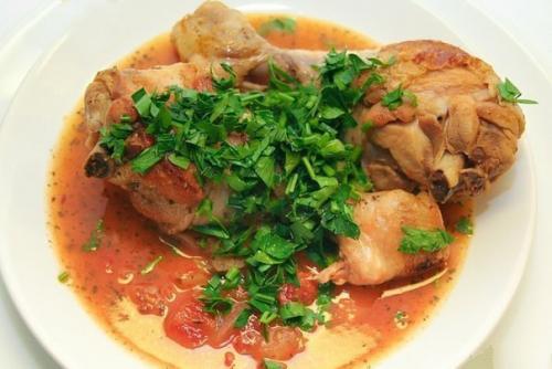 Чахохбили.  Курица (можно окорочка).
