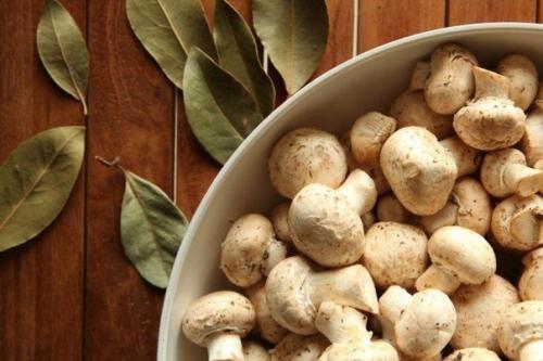 Маринованные шампиньоны.  Ингредиенты: 01