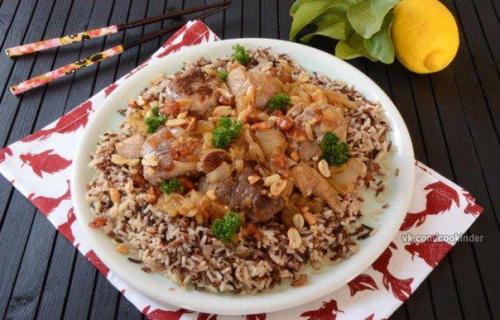 Свинина с консервированными лимонами и арахисом.