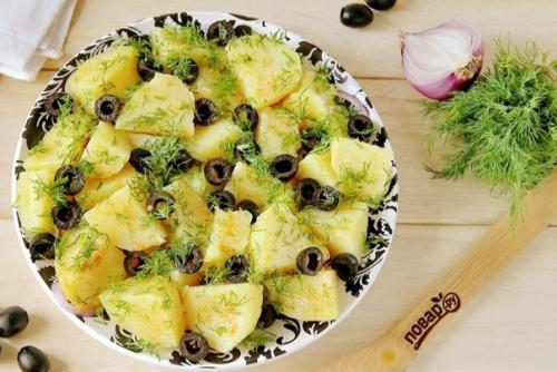 Салат с картофелем. Салат с картофелем.