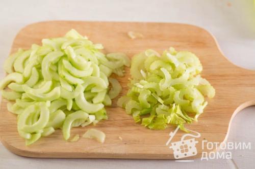 Салат - коктейль из огурца с сельдереем и семгой Свежесть. 02