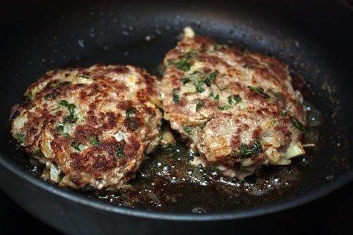 Рулетный бифштекс.  Ингредиенты: 07