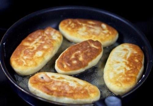 Быстрые пирожки на кефире.