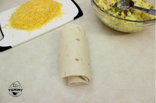 Очень простой рецепт с ветчиной и сыром буррито. 08