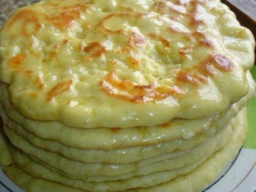 Вкусные хачапури по-тбилисски.