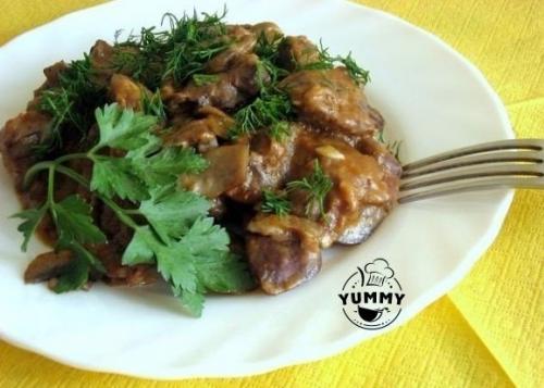Куриная печень с грибами.