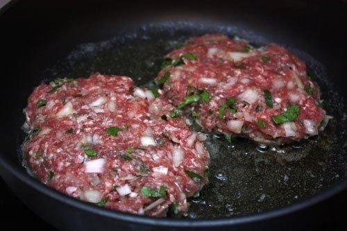 Рулетный бифштекс.  Ингредиенты: 06