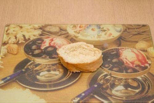 Куриная грудка на бутерброды в духовке. Горячие бутерброды с курицей запеченные в духовке.