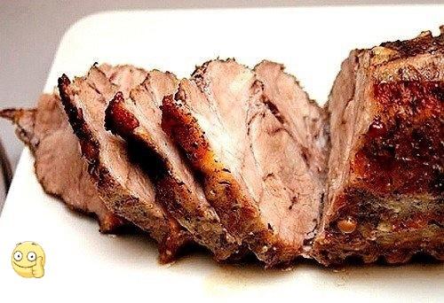 Праздничная свинина с корочкой, запеченная с горчичкой.