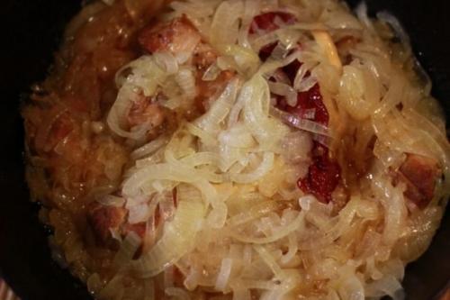Вкуснейшая грудинка в луковом соусе. 07