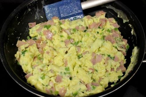 Очень простой рецепт с ветчиной и сыром буррито. 05