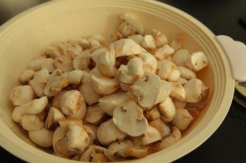 Маринованные шампиньоны.  Ингредиенты: 03