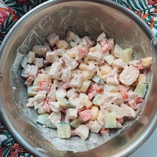 Вкусный летний салатик заказывали?