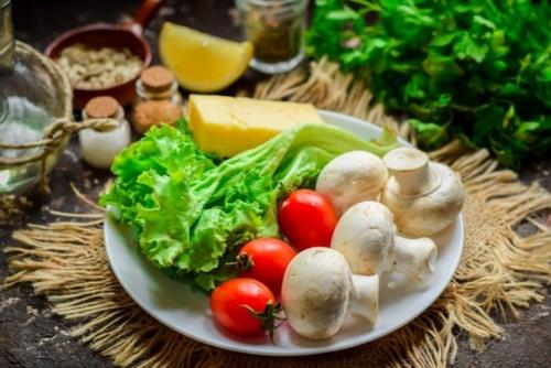 Зеленый салат с грибами. 01 Зеленый салат с грибами. 01