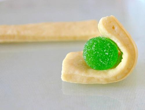 Пирог самоцветы.  По-настоящему празднично выглядит этот пирог на столе - он порадует и вас, и ваших гостей. 03