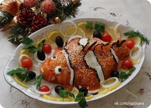 9 самых вкусных и необычно оформленных салатов к праздничному столу! 05 9 самых вкусных и необычно оформленных салатов к праздничному столу! 05