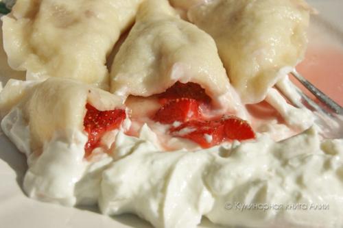 Вареники с клубникой.