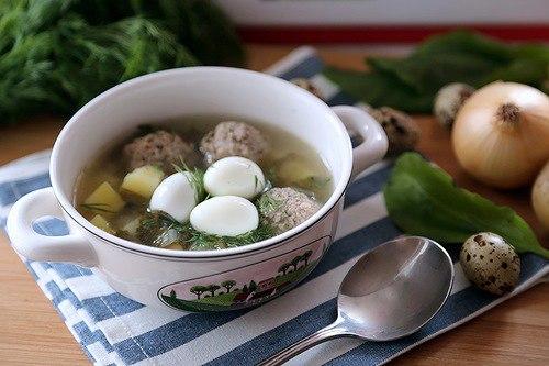 Щавелевый суп с фрикадельками.