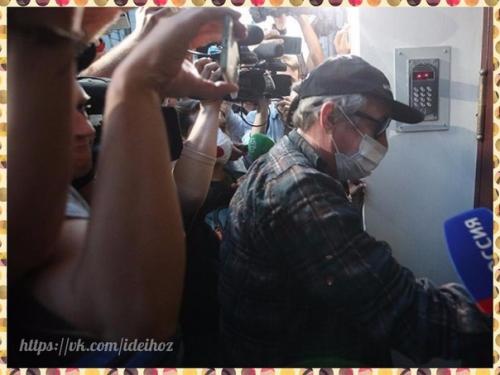 Адвокат Ефремова заявил, что артист перенес сердечный приступ.