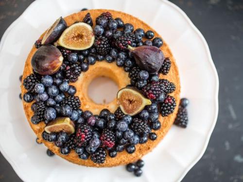 "Ангельский" бисквит. "Ангельский" бисквит получается очень нежным, легким и невероятно вкусным.