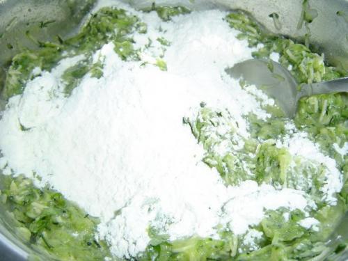 Кабачковый рулет.  Необычный, эффектный, очень вкусный рулет из кабачков с грибами. 03