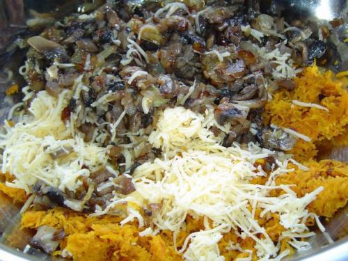 Кабачковый рулет.  Необычный, эффектный, очень вкусный рулет из кабачков с грибами. 05