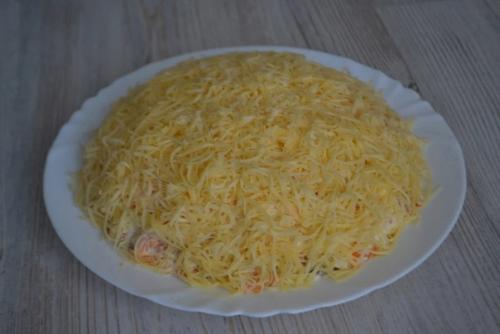 Вкусный салат с курицей, шампиньонами и свежим огурцом. 07