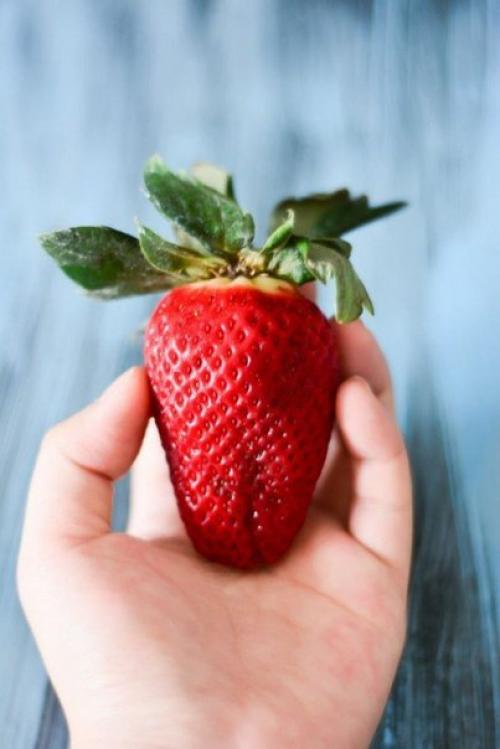 Клубнично - миндальный торт. 01