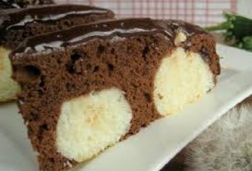 Красивый шоколадный пирог с творожными шариками. 04