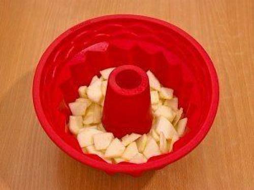 Шарлотка. Пожалуй, шарлотка - самая популярная выпечка с яблоками. 06 Шарлотка. Пожалуй, шарлотка - самая популярная выпечка с яблоками. 06